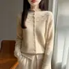 Suéter de tricô de lã outono e inverno transfronteiriço para mulheres, camisa base com gola alta, cardigã de crochê solto e espessado com vazados, gola semi-alta