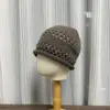 Turbante de Punto Calado Estilo Coreano para Mujer Nicho Retro Temperamento Artístico Versátil Circunferencia de Cabeza Grande Hace que la Cara se Vea Más Pequeña Gorro de Poner