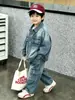 Traje de Mezclilla de Trabajo de Otoño para Niños 2026 Nuevo de Moda Conjunto Casual Deportivo de Dos Piezas de Primavera y Otoño