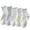 Meias azuis e brancas frescas e simples com laço, meias femininas de cano médio, na moda para a primavera e o outono de 2026, novo estilo, design esportivo e resistentes ao odor
