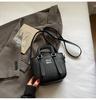 Bolsa de Mão Fashion Design de Nicho Estilo Coreano Simples e Versátil Feminina Verão 2025 Nova Bolsa Saco Crossbody para o Dia a Dia