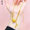 Colar de noiva estilo chinês com três peças de ouro, pingente de amuleto auspicioso banhado a ouro gravado com flores de peônia e contas de dragão, atacado para mulheres