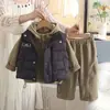 Conjunto de Invierno con Forro Polar para Niños 2026 Nueva Moda Cálido Chaleco Engrosado Conjunto de Tres Piezas de Invierno para Niños