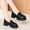 Uma geração de mocassins de sola grossa femininos 2025 novos sapatos de couro pequenos para trabalhar sapatos de trabalho de sola macia primavera e outono sapatos simples
