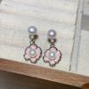 Pendientes de viento con pintura al óleo de esmalte de la época medieval, pendientes de perlas naturales de agua dulce, ligeros, de lujo, de alta gama, accesorios para las orejas, estilo pequeño.