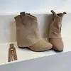 Temporada do Primeiro Encontro: Botas femininas pontudas casuais de outono/inverno com franja removível que aumentam a altura, sapatos femininos versáteis, sola macia, 2026