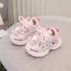 Zapatos Versátiles Transpirables con Aumento de Altura de Dibujos Animados 2026 Verano Nueva Moda Antideslizantes Lindos Deportivos Casuales para Exteriores para Niñas