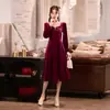 Vestido de Noche de Novia de Terciopelo Borgoña con Mangas Largas, Elegante y Sofisticado Vestido Petite de Graduación Compromiso