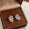 Brincos vintage, compactos, requintados, com zircônias brilhantes, com um toque de luxo leve, nicho, alta qualidade, estilo minimalista, simples e versáteis