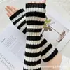 Guantes de Punto Color Bloque Rayas Cruzadas Lana Medio Dedo Otoño e Invierno Nuevo Estilo Longitud Media para Mujer Calentadores de Brazos de Moda