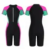 Traje de baño deportivo de una pieza para mujer con mangas cortas y shorts hasta la rodilla, diseñado para piscinas, disimula el abdomen y estiliza, adecuado para vacaciones en la playa y natación en aguas termales