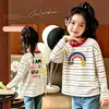 Camiseta Infantil Listrada Gola Redonda Manga Longa 2026 Outono Novo Estilo M e G Crianças Bebê Casual Versátil Moda Top