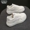Zapatillas blancas populares de cuero genuino, ligeras, con suela gruesa, que aumentan la altura, para mujer, nuevo modelo de otoño 2026, versátiles, de moda, casuales, deportivas