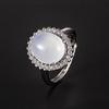 Nuevo Anillo de Apertura Ovalado de Jade con Penetración de Hielo y Diamantes Completos para Mujer Lujo Ligero Moda de Gama Alta Versátil Pendientes de Calcedonia Blanca