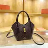 Bolso de Mujer de Alta Gama 2026 Nuevo Estilo Bolso de Mano con Estampado Retro Europeo y Americano Bolso Casual Versátil de Gran Capacidad para un Solo Hombro Tendencia