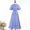 Vestido midi de estilo australiano, artístico, con estampado vintage, intrincados adornos de pedrería, mangas abullonadas y cintura entallada, perfecto para el verano