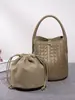 Bolsa de Tecido Artesanal Estilo Novo 2025, Bolsa de Mão Tipo Balde, Bolsa Versátil Casual para Mãe e Filha, Bolsa de Ombro Transversal Simples e Leve de Luxo