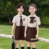 Uniformes de escuela primaria, uniformes de jardín de infantes, camisas de manga corta color albaricoque de verano, uniformes de clase estilo británico para niños, conjuntos de disfraces para actuaciones