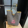 Bolsa de Viagem Grande de Lona Reversível Listrada 2025 Transfronteiriça para Aula Trabalho Tote Bolsa de Ombro