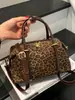 Bolso de mano de ante de nicho coreano para mujer, nuevo bolso de hombro para el día a día 2026, bolso versátil y elegante para el antebrazo