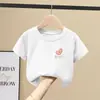 Camiseta Manga Curta Infantil 2026 Verão Nova Estilo Coreano Tendência Soltinha Top de Verão para Crianças Maiores com Senso de Design