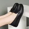 Sapatos de mãe com solas macias, de calçar fácil, sapatos baixos confortáveis e versáteis para mulheres, novidade outono 2026, sapatos casuais de cor sólida para mulheres de meia-idade
