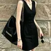 Vestido blanco sin mangas estilo coreano para mujer, verano 2026, de un solo pecho, cuello en V, entallado a la cintura, adelgazante, vestido corto tipo top sin mangas para petite
