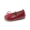 Sapatos de couro infantis 2026 primavera e outono novos estilo coreano para meninas, sapatos de princesa de sola macia com laço, sapatos casuais antiderrapantes da moda