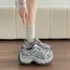 Zapatillas de malla transpirable estilo papá para mujer, nuevo modelo otoño 2026, verdes, suela gruesa, que aumentan la altura, antideslizantes, casuales, deportivas para correr, a la moda