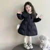 Chaqueta de Plumas Negra con Solapa para Niñas Invierno 2025 Nueva para Bebé Niña Engrosada de Longitud Media Pluma de Pato Blanca Cálida
