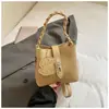 Bolsa de Balde Casual Portátil Transfronteiriça para Mulheres, Nova Bolsa de Ombro Moda Tendência 2026, Bolsa Transversal Simples e Única de Nicho