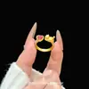 Nuevo anillo de moda de alta gama versátil estilo vintage con forma de estrella y diamantes, lujo ligero, anillo personalizado único y lujoso
