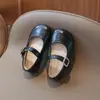 Zapatos de Princesa para Niñas 2025 Primavera y Otoño Nuevos Zapatos Infantiles Pequeños y Medianos Moda Infantil Suela Suave Zapatos Pequeños de Cuero Zapatos Individuales para Bebés Niñas