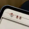 Brincos Exquisitos e Luxuosos do Ano Zodiacal, Brincos de Tarraxa de Granada Natural para Mulheres, Conjunto de Anéis de Design de Nicho Vermelho de Alta Qualidade