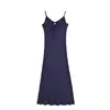 Venta al por mayor de ropa de mujer transfronteriza 2026 verano nuevo estilo europeo y americano color liso ajustado tirantes vestido largo