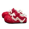 Tênis de treino femininos alemães super populares com aumento interno de altura, sapatos vermelhos retrô, novos tênis casuais dopamina que aumentam a altura 2026