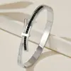 Popular Europeu e Americano Design de Laço de Imitação Arranjo de Tijolos Pulseira de Aço Inoxidável Quadrada Personalizada Tendência Pulseira de Aço Titânio para Mulheres