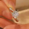 Anillo Cruzado de Plata de Ley 925 con Moissanita de 1 Quilate para Mujer, Anillo de Banda Retorcida de Lujo Ligero con Cuatro Garras, Anillo de Compromiso Copo de Nieve Girasol