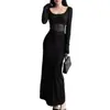 Vestido Largo de Manga Larga con Cuello en U, Patchwork de Malla Negra Transfronterizo, Diseño Retorcido para Mujer, Venta al por Mayor Primavera y Otoño, Estilo Sexy con Abertura Trasera