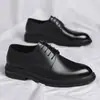 Zapatos de cuero para hombre de primavera y otoño, cuero suave, transpirables, formales de negocios, estilo británico, que aumentan la altura, versión coreana, zapatos casuales, zapatos de boda