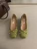 Sapatos de Ballet com Laço 2024 Novo Bico Quadrado Salto Grosso Camada Única Feminino Retro Estampa de Leopardo Mary Jane Bico de Porco Sapatos de Leite