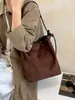 Bolsa de camurça estilo despojado, grande capacidade, nova coleção outono 2026, bolsa tote casual retrô, bolsa de ombro única