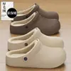 Pantuflas de algodón impermeables para mujer, adecuadas para uso en interiores en otoño e invierno, que proporcionan calidez y evitan resbalones. Estas pantuflas de otoño/invierno están diseñadas para uso en casa y cuentan con un tacón. Disponible para venta al por mayor