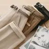 Traje de Lana Casual de Manga Corta Ajustado que Reduce la Edad con Pantalones Cigarette Cortos para Otoño e Invierno, Nuevo Estilo para Ropa de Exterior de Primavera y Otoño
