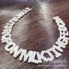 Letras de concha 12MM concha de agua dulce blanca hueca 26 letras inglesas piezas de concha diy cuentas sueltas accesorios de colgante