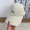 Gorra de Béisbol de Ala Plana Bordada para Mujer con Circunferencia de Cabeza Grande, Nuevo Estilo Coreano de Otoño, Sombrero de Ala Ancha para Hombre que Hace que la Cara Parezca Más Pequeña