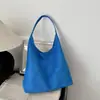 2026 nova bolsa tote de camurça minimalista de nicho da moda estilo coreano, grande capacidade, bolsa de ombro e bolsa transversal versátil