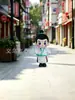 Disfraces de muñeca hechos a medida basados en diseños proporcionados, atuendos de muñeca esculpidos en 3D de alta gama, disfraces inflables portátiles para caminar, atuendos de muñeca hechos a medida