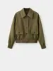 Jaqueta curta verde militar best-seller transfronteiriça europeia e americana para mulheres, com gola lapela, design de abotoamento simples, bolsos, cintura elástica e mangas compridas