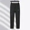 Pantalones Largos Elásticos de Seda Helada Finos de Verano para Hombre Estilo Papá Cintura Elástica Rectos Casuales Cintura Media-Alta Pantalones para Hombre de Mediana Edad